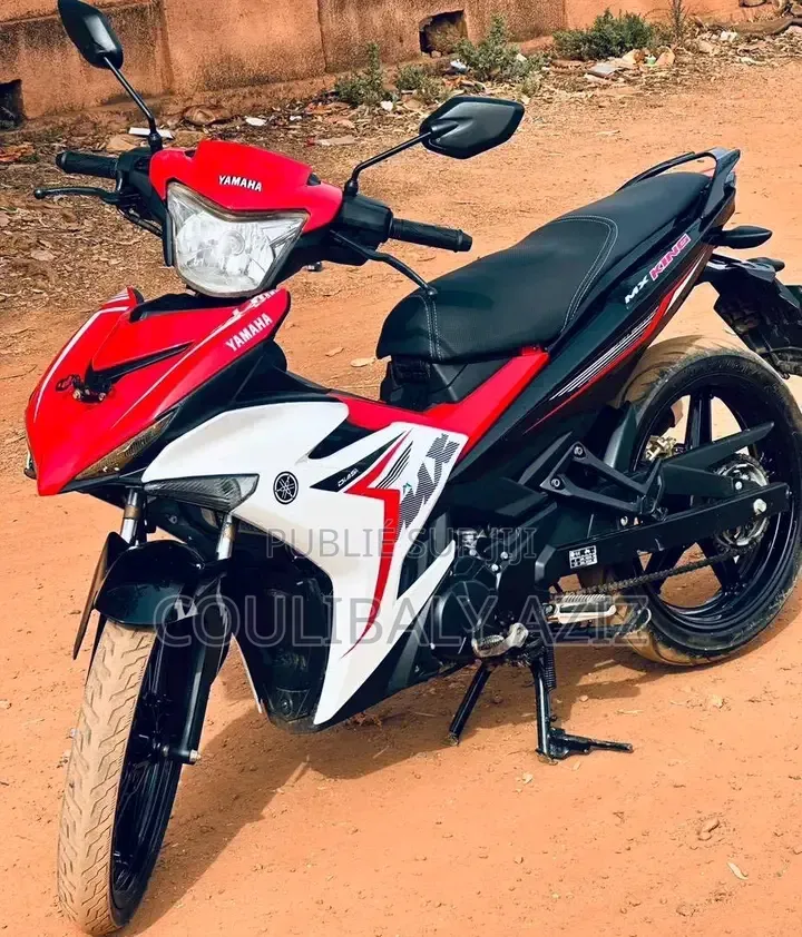 Yamaha Crux 2024 Rouge