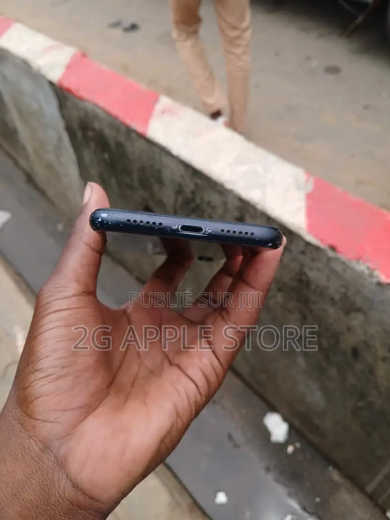 Apple iPhone XR 64 GB Noir