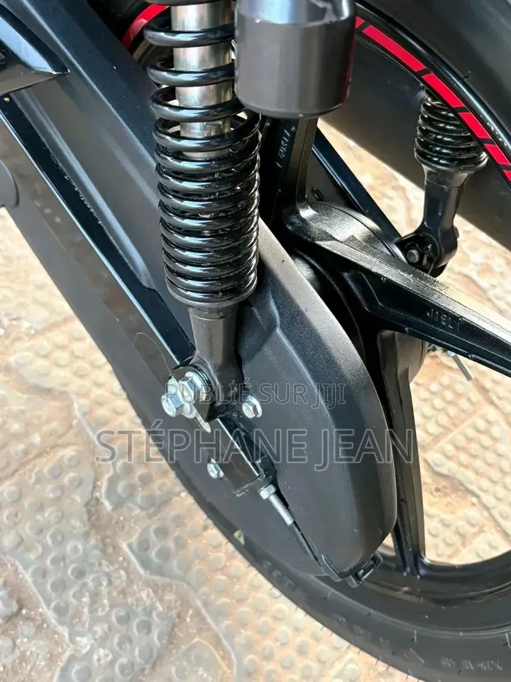 Nouveau TVS Rockz 125 2026 Orange