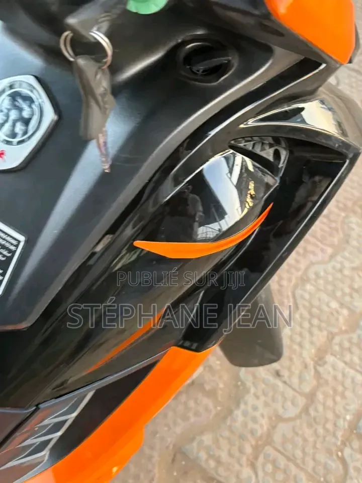 Nouveau TVS Rockz 125 2026 Orange