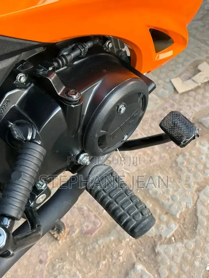 Nouveau TVS Rockz 125 2026 Orange