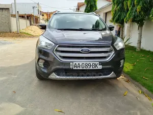 Ford Escape 2019 Gris