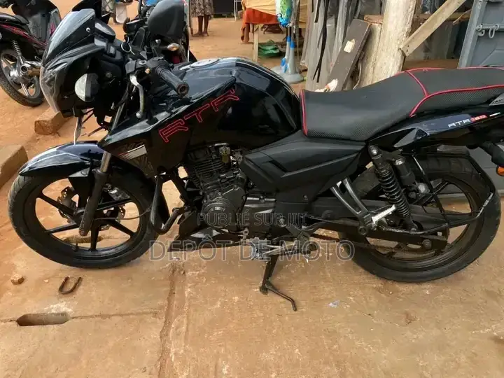 Nouveau TVS Apache 180 RTR 2024 Noir