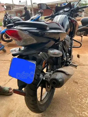 Nouveau TVS Apache 180 RTR 2024 Noir