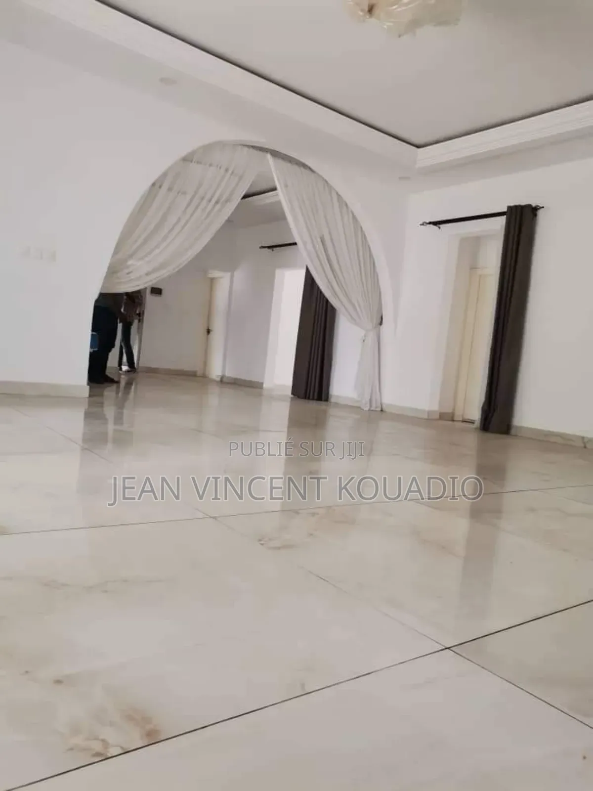 Meublé 8chbre Duplex dans Particulier, Cocody à Vendre