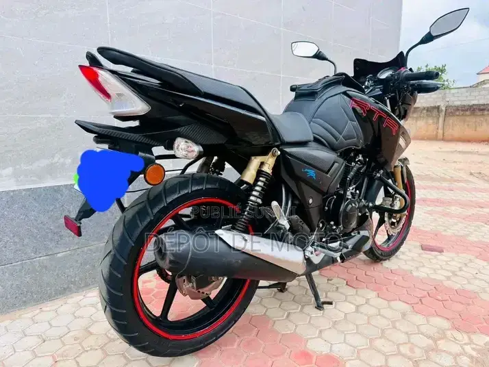 Nouveau TVS Apache 180 RTR 2025 Noir