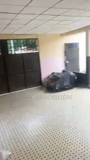 3chbre Maison dans Yopougon à Vendre