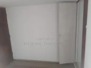 Meublé 2chbre Appartement dans Yopougon à Louer
