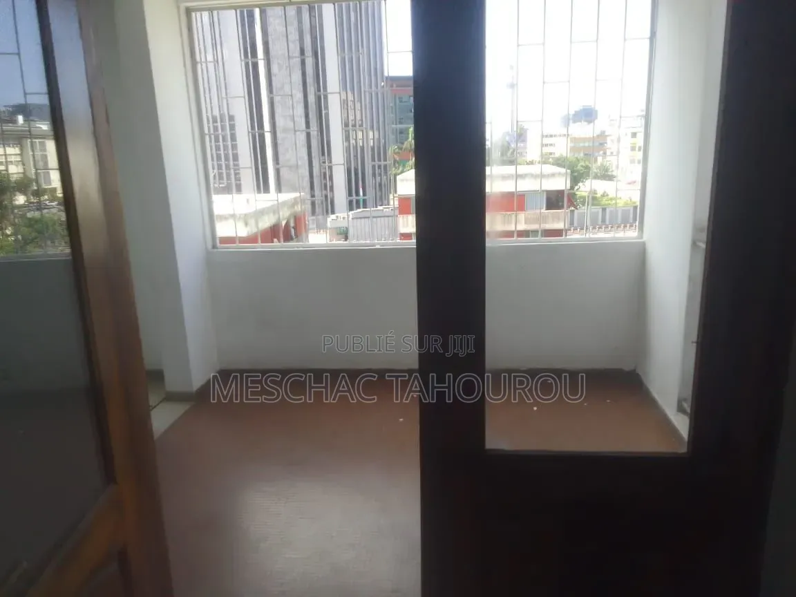 Meublé 2chbre Appartement dans Yopougon à Louer