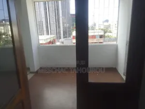 Meublé 2chbre Appartement dans Yopougon à Louer