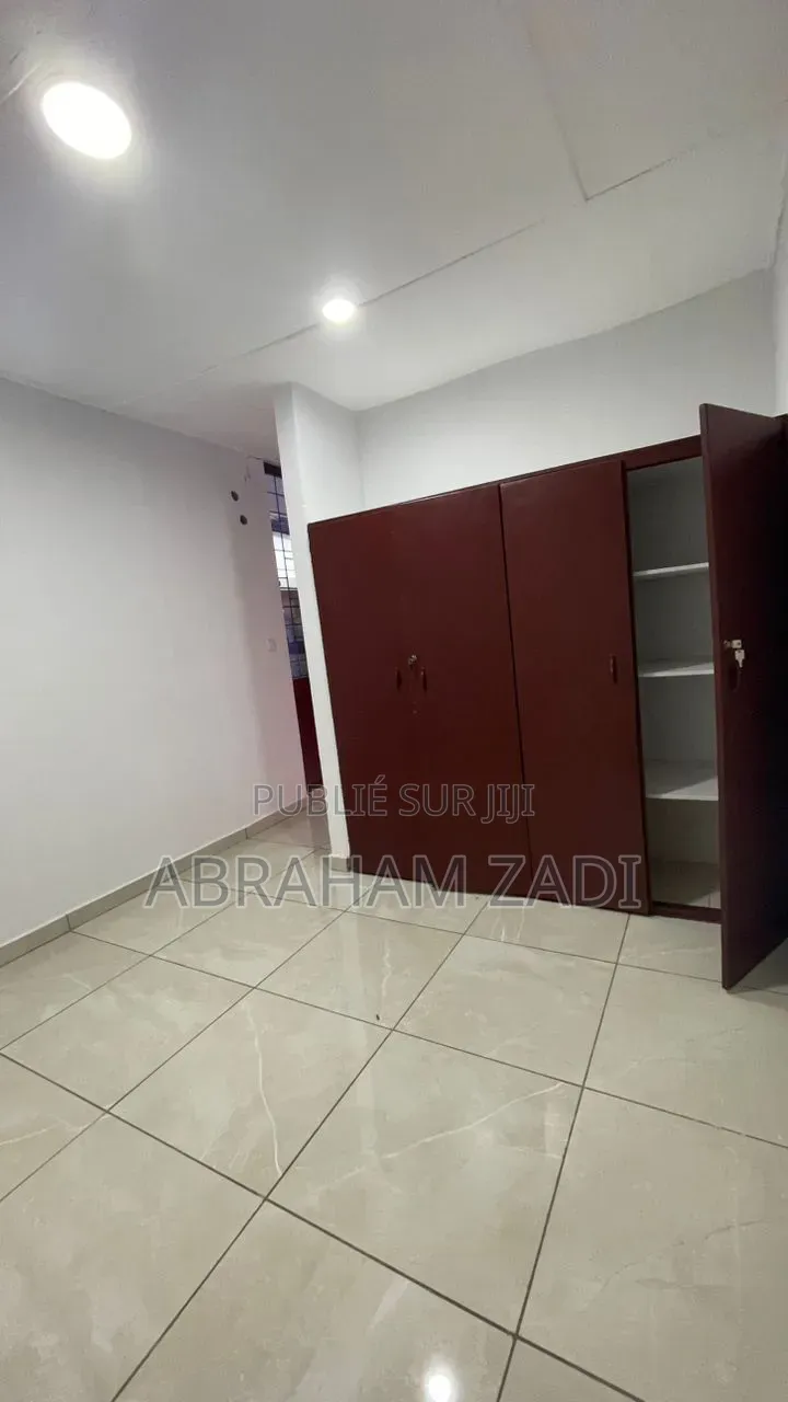 Meublé 4chbre Villa dans Zkas Immobilier, Yopougon à Louer