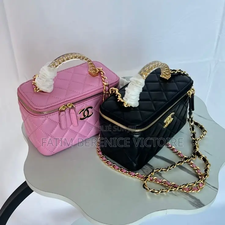 Sac À Main Et Parfum