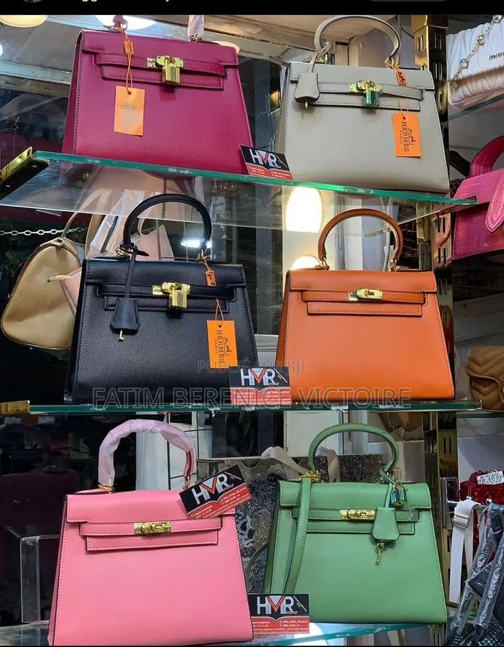 Sac À Main Et Parfum