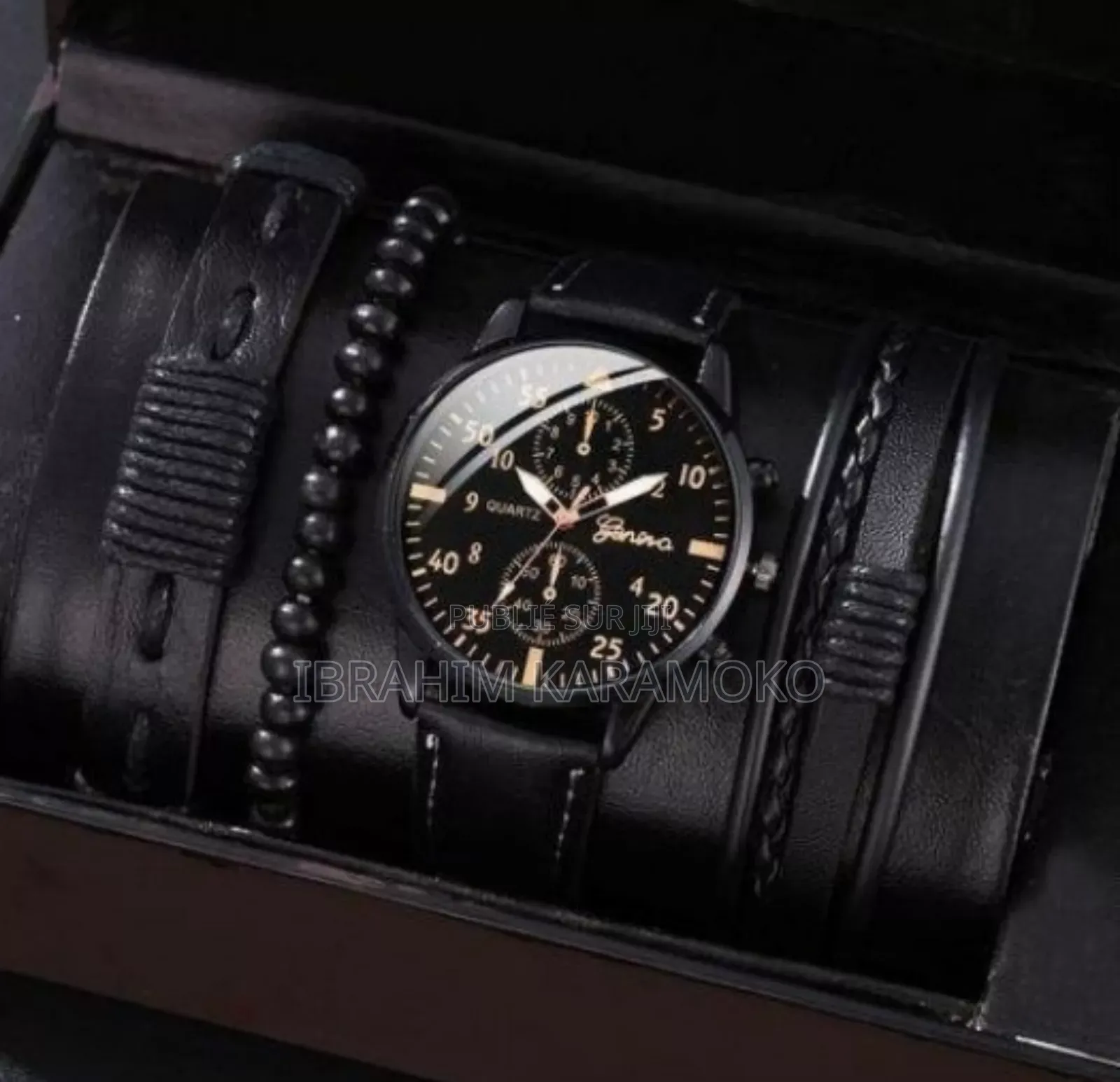 Montre Quartz Avec Des Bracelets