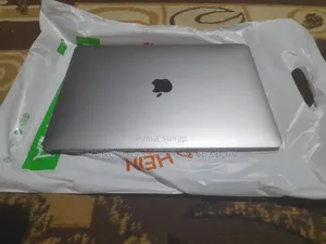 Ordinateur portable Apple MacBook Pro 2017 8GB Intel Core i5 SSD 256GB