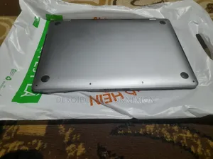 Ordinateur portable Apple MacBook Pro 2017 8GB Intel Core i5 SSD 256GB