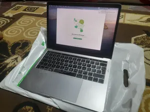Ordinateur portable Apple MacBook Pro 2017 8GB Intel Core i5 SSD 256GB