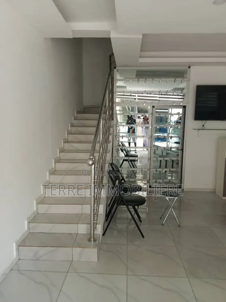 Magasin À Louer