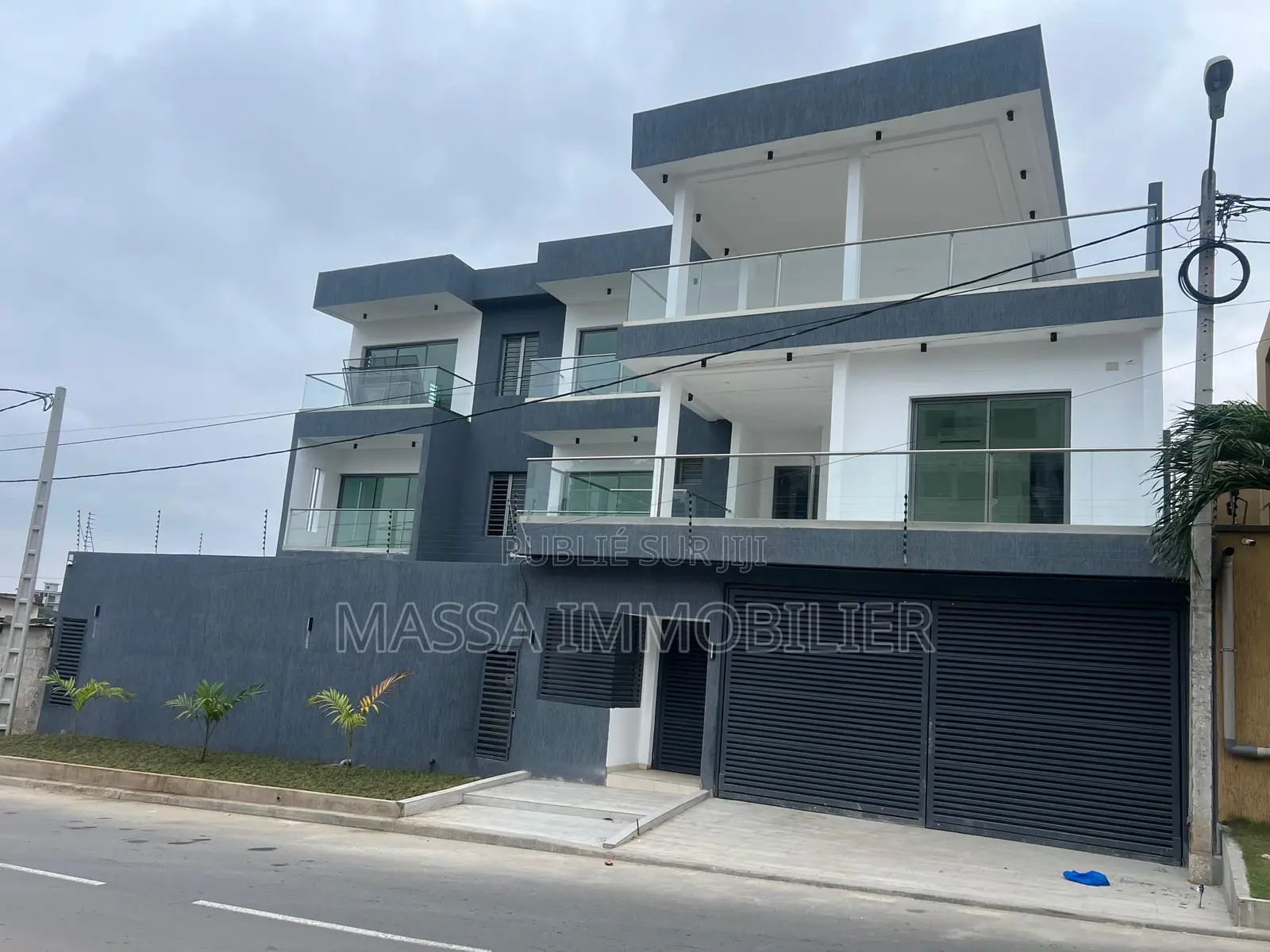 7chbre Villa dans Massa Immobilier, Cocody à Louer