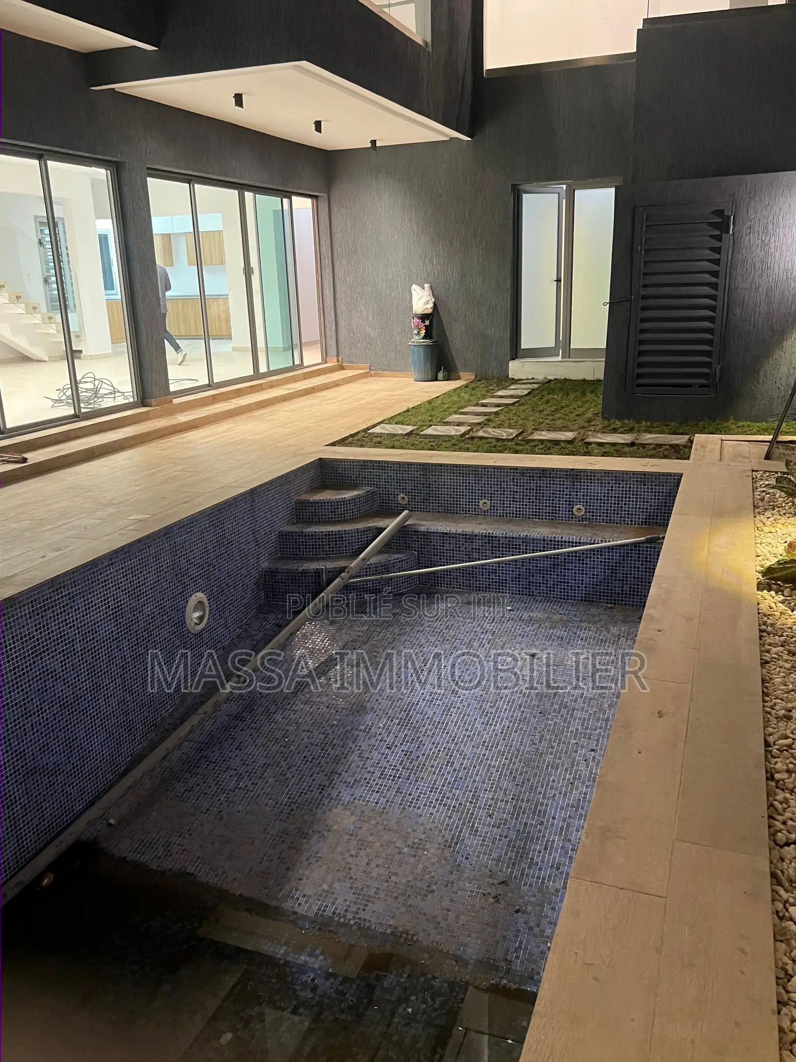 7chbre Villa dans Massa Immobilier, Cocody à Louer