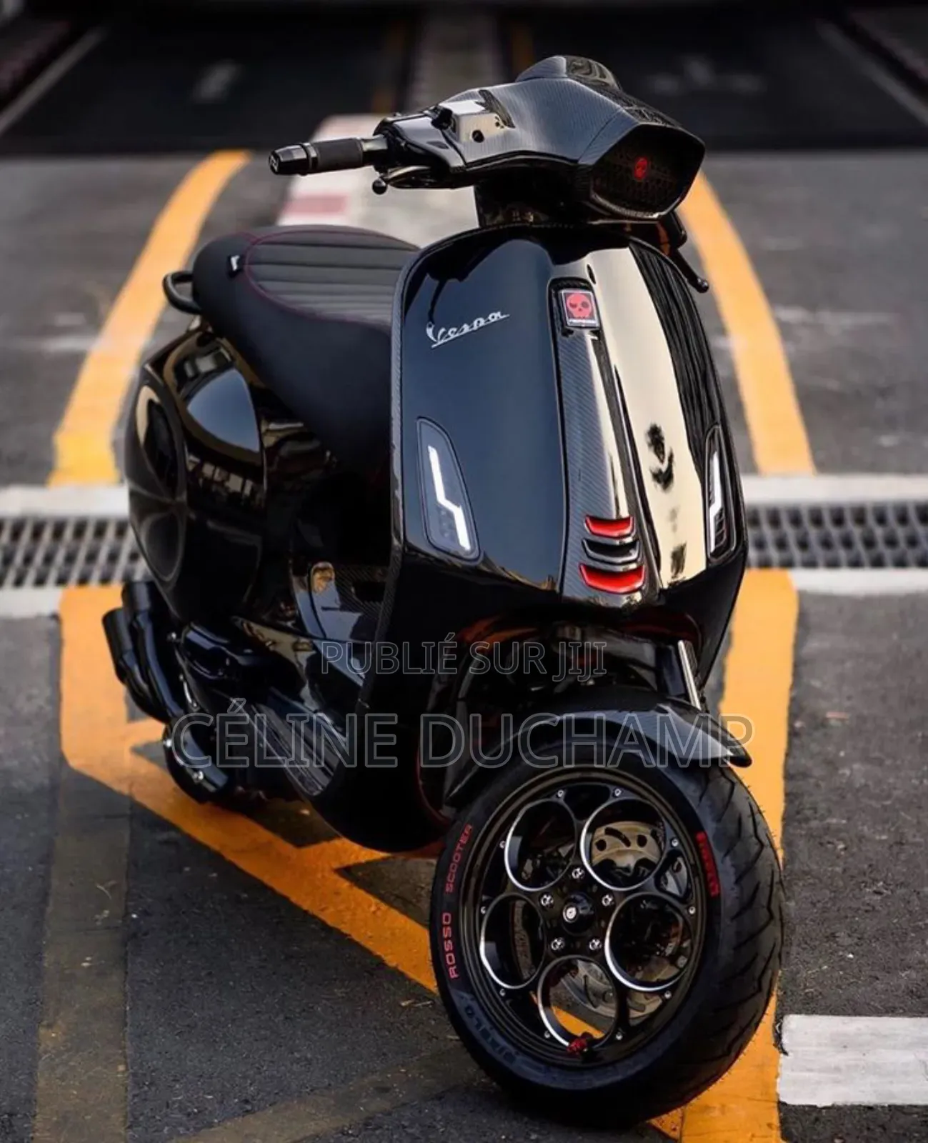 Nouveau Vespa Vespa 946 Horse 2024 Noir