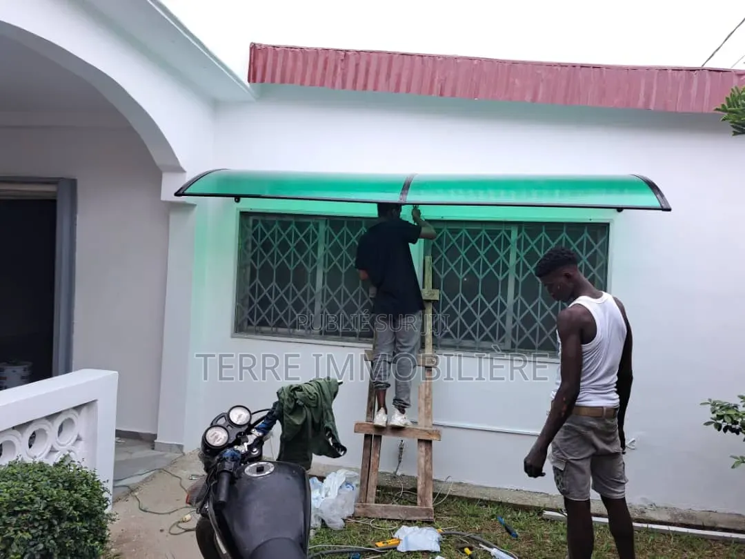 3chbre Villa dans La Terre Immobilière, Cocody à Vendre
