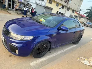 Kia Cerato 2012 Bleu