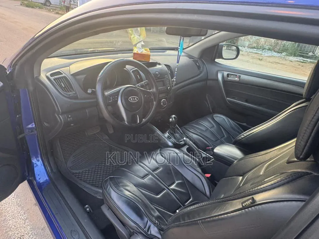 Kia Cerato 2012 Bleu