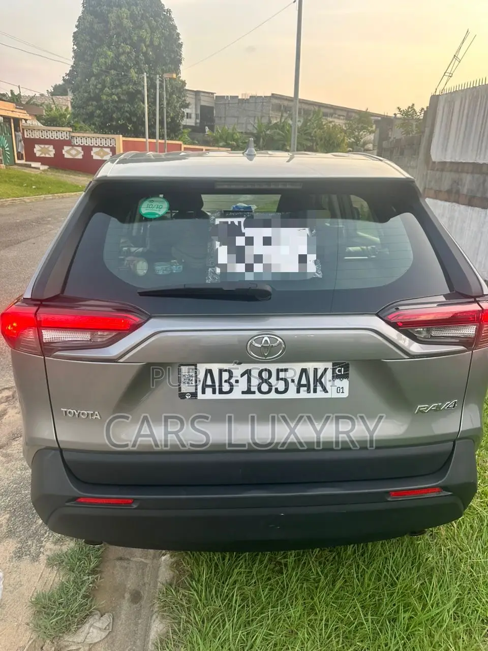 Toyota RAV4 LE 2021 Argenté