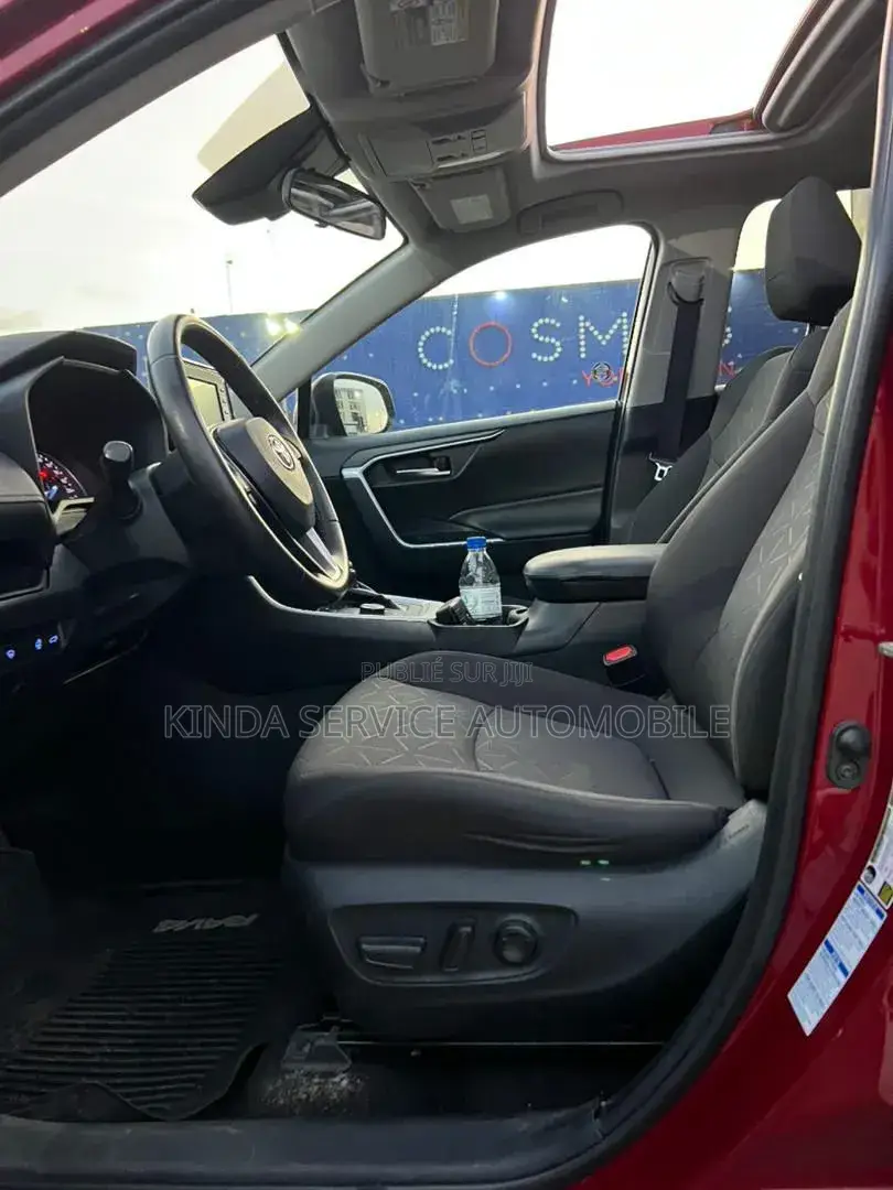 Toyota RAV4 XLE 2022 Rouge
