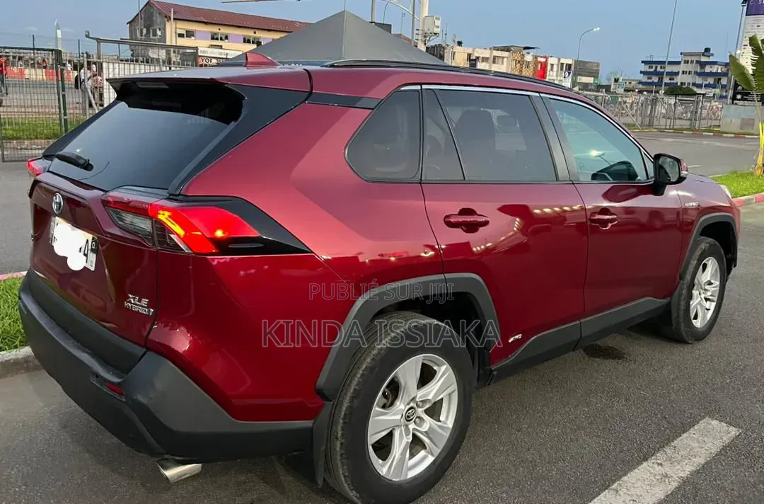 Toyota RAV4 XLE 2022 Rouge
