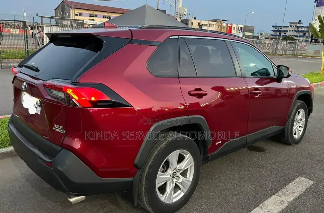 Toyota RAV4 XLE 2022 Rouge