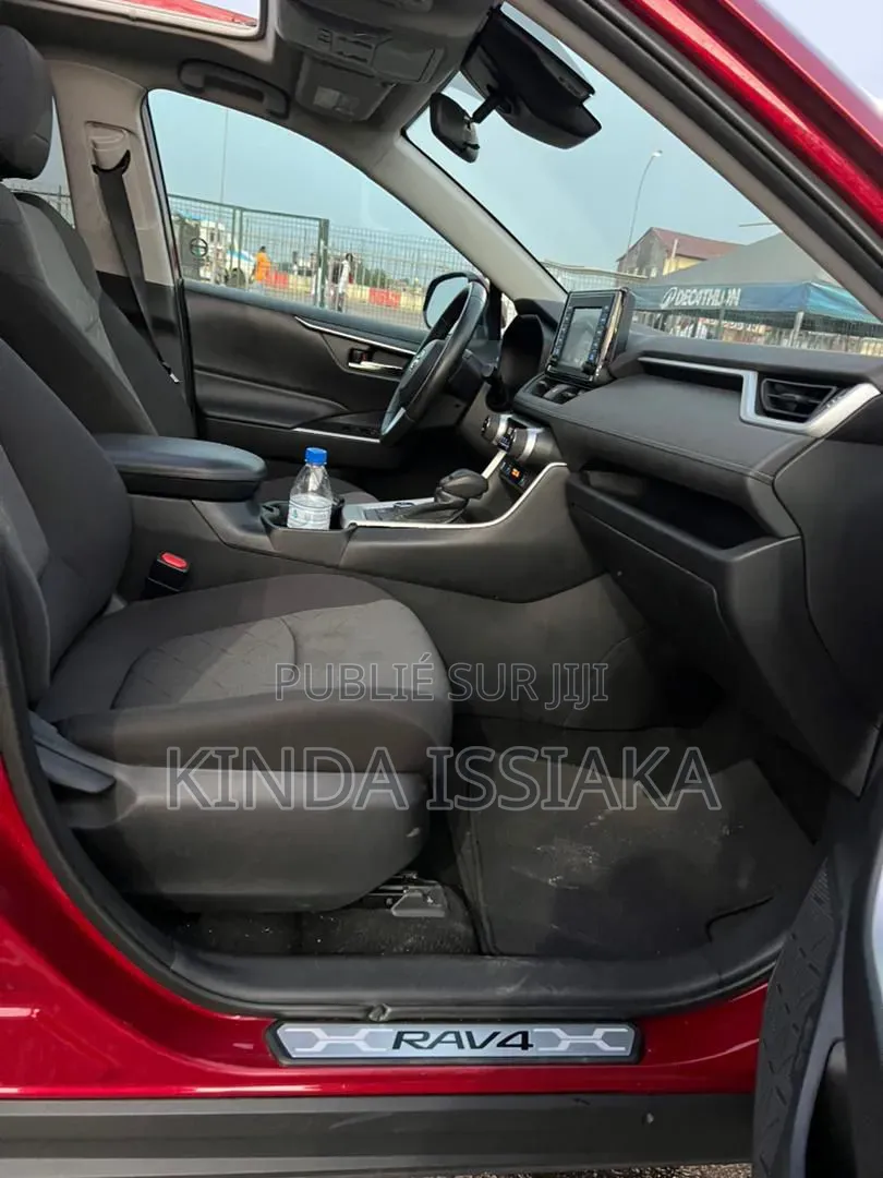 Toyota RAV4 XLE 2022 Rouge