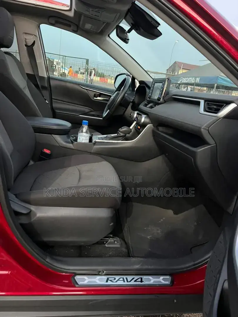 Toyota RAV4 XLE 2022 Rouge