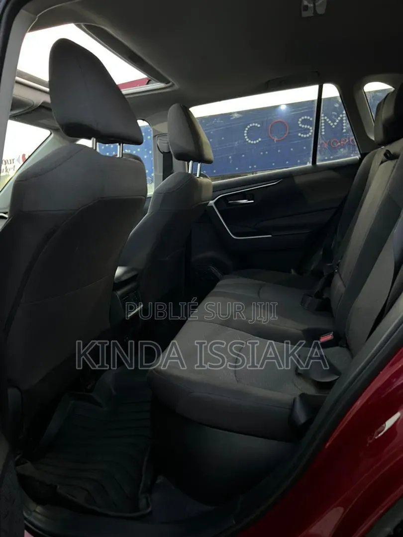 Toyota RAV4 XLE 2022 Rouge