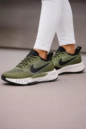 Nike Sneakers. Semelle Gomme Authentique Original P39-45 Style,