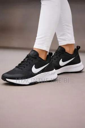 Nike Sneakers. Semelle Gomme Authentique Original P39-45 Style,