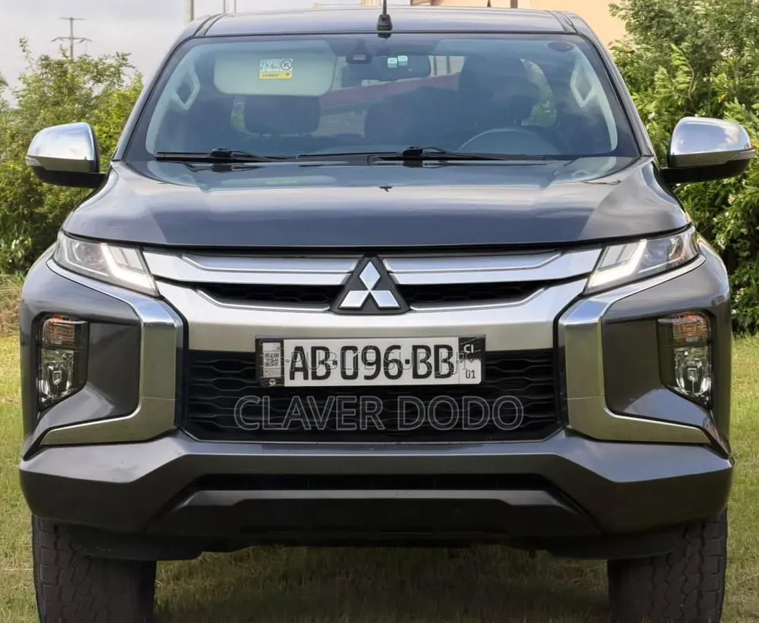 Mitsubishi Montero 2022 Noir