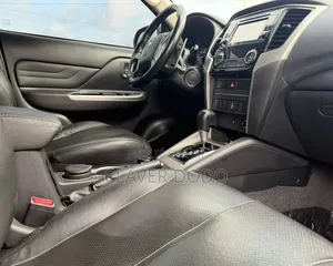 Mitsubishi Montero 2022 Noir