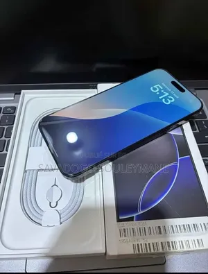 Nouveau Apple iPhone 15 Pro Max 256 GB Noir