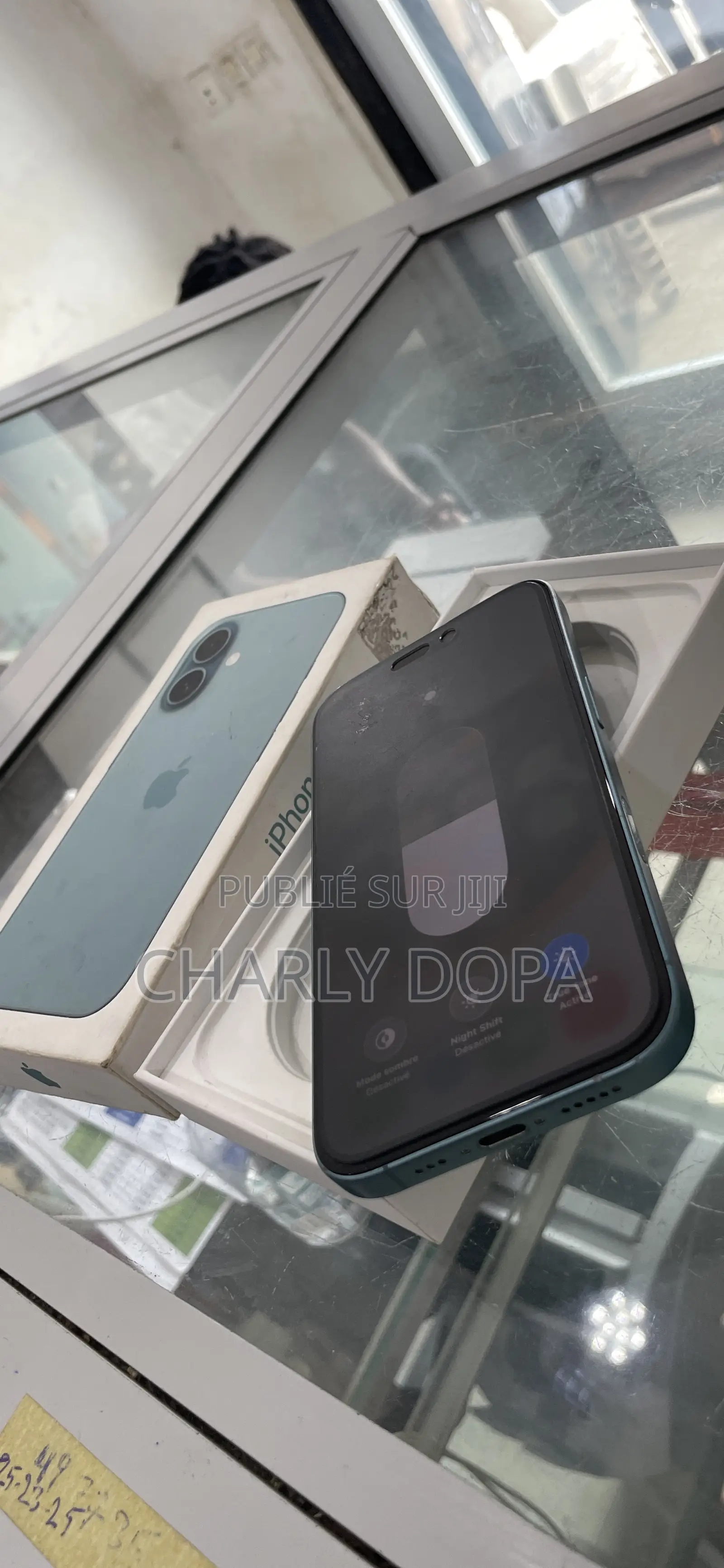 Apple iPhone 16 256 GB Vert