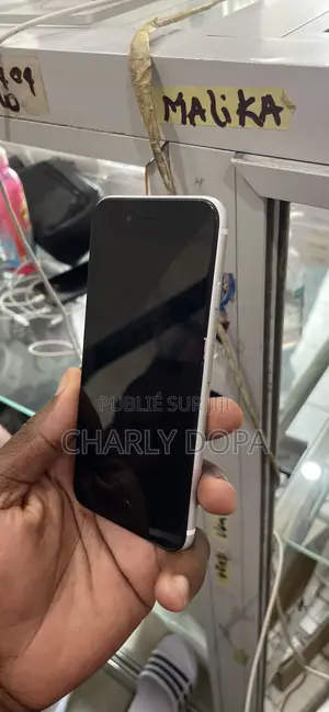 Apple iPhone SE (2022) 64 GB Blanc