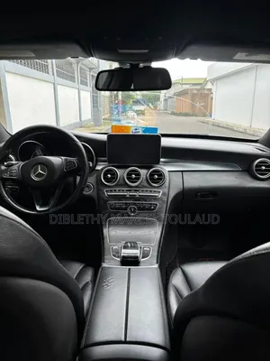 Mercedes-Benz C300 Base AWD 4Matic Sedan (2.0L 4cyl 7A) 2015
