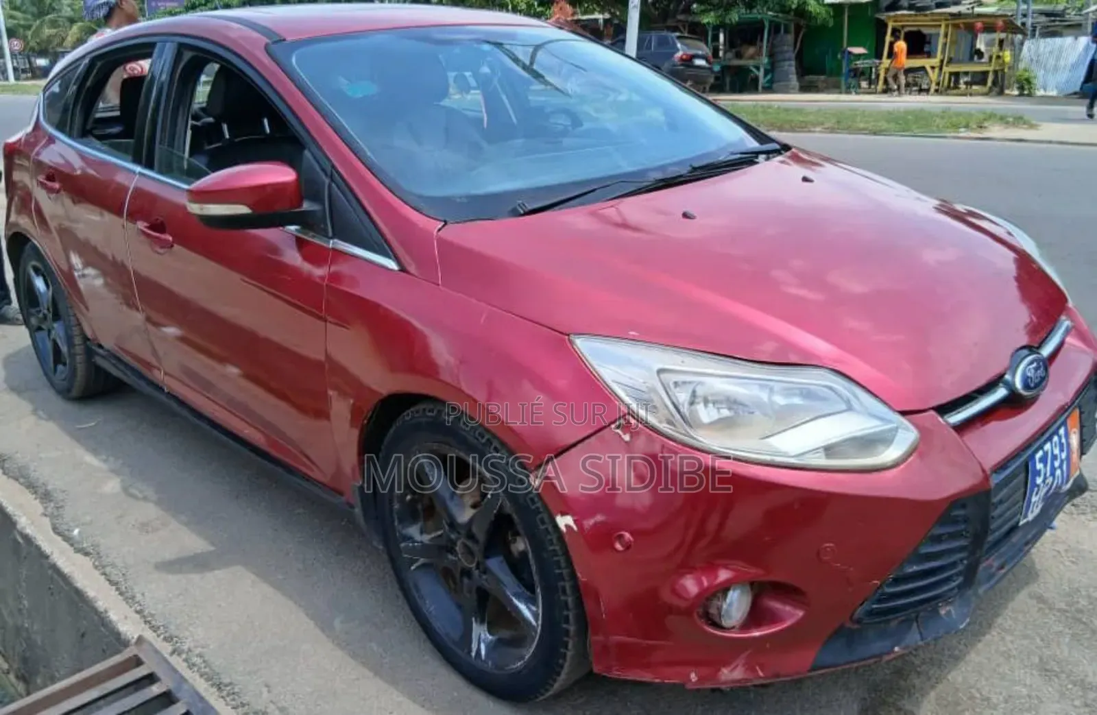 Ford Focus S Sedan FWD (2.0L 4cyl 5M) 2012 Rouge