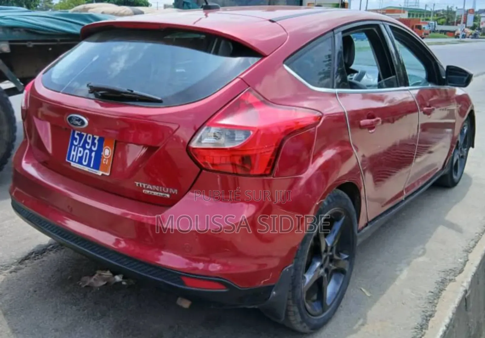 Ford Focus S Sedan FWD (2.0L 4cyl 5M) 2012 Rouge