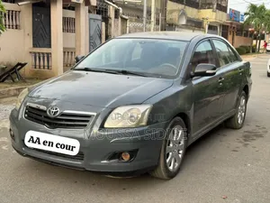 Toyota Avensis 1.8 C 2005 Gris