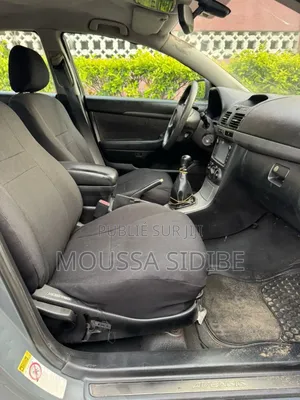 Toyota Avensis 1.8 C 2005 Gris