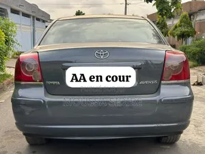 Toyota Avensis 1.8 C 2005 Gris