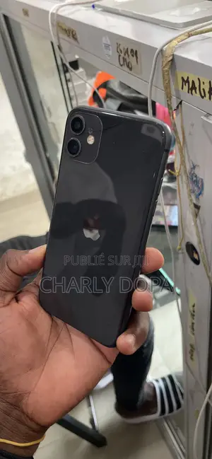 Apple iPhone 11 64 GB Noir