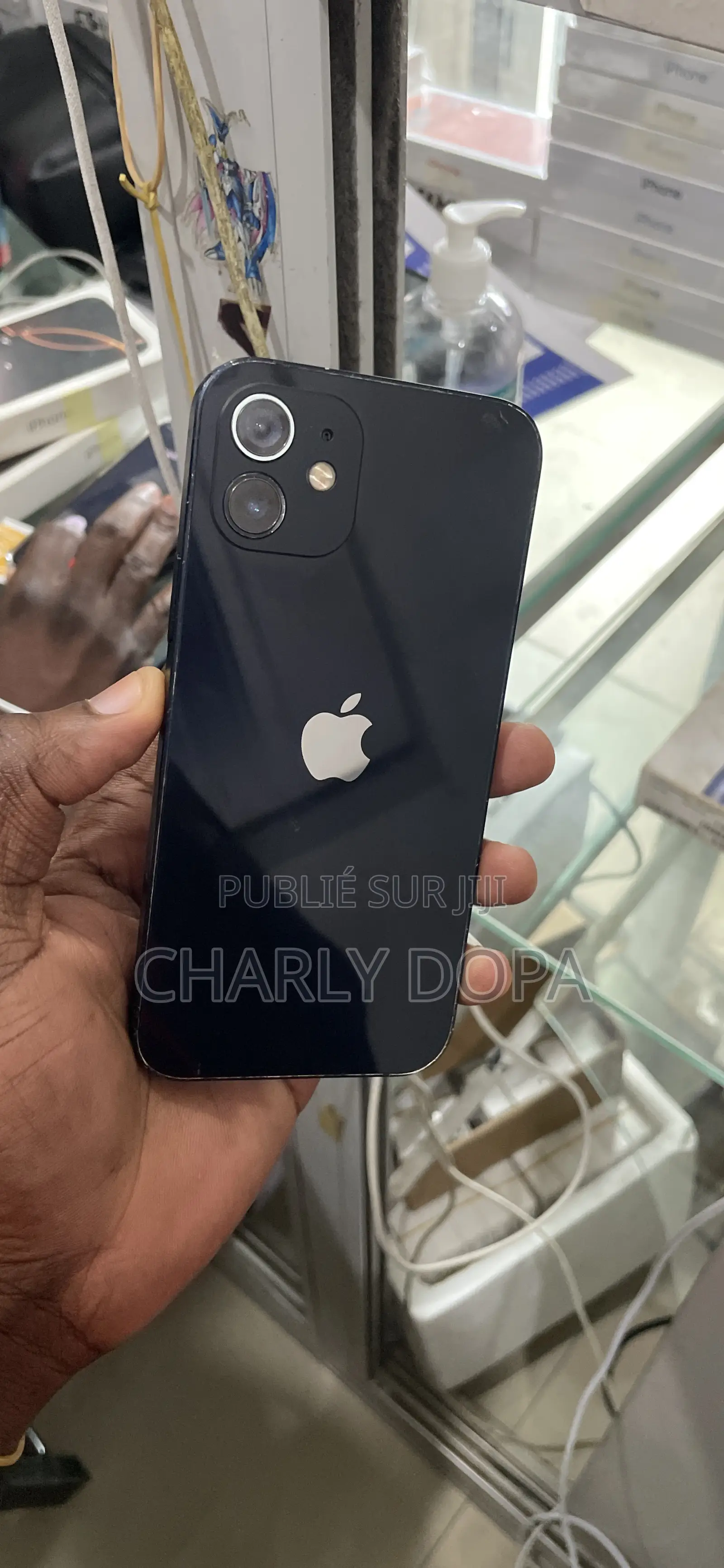 Apple iPhone 12 64 GB Noir